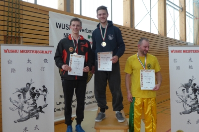 Siegerehrung Thomas Segger (li.) - Wushu-Landesmeisterschaft 2017